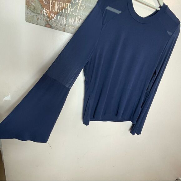 VENUS TOP   - Picture 4 of 12